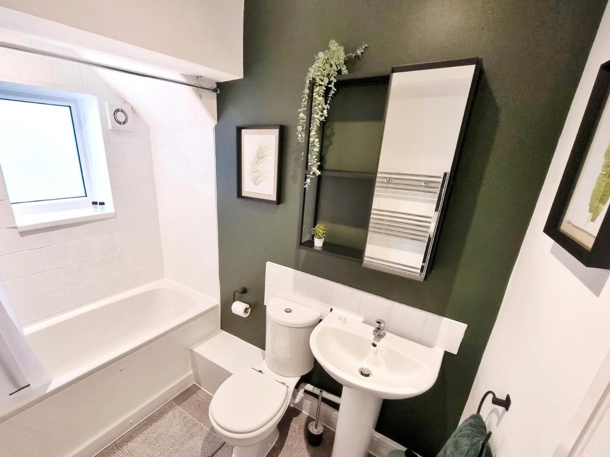 Stylish 2 Bed Apartment With Free Parking, Speed Wifi, Free Parking コルチェスター エクステリア 写真